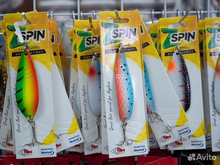 Блесна-колебалки с яркой окраской