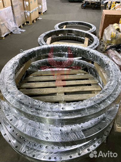 Поворотный круг Komatsu PC400-LC