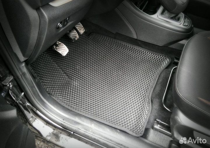 Автомобильные коврики на весту