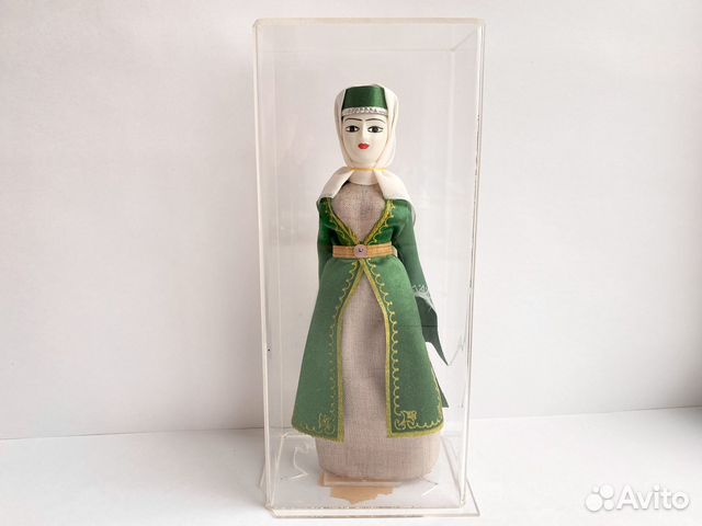 Кукла сувенир в национальном армянским кост СССР