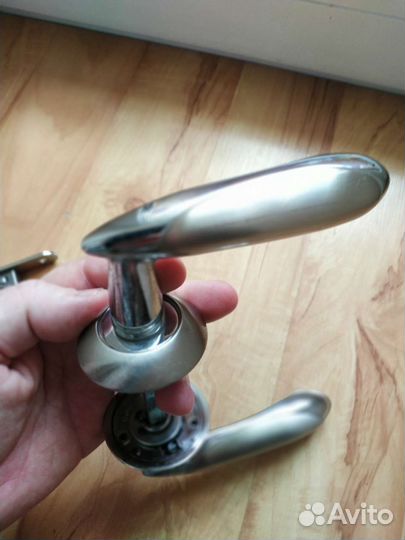 Дверная ручка