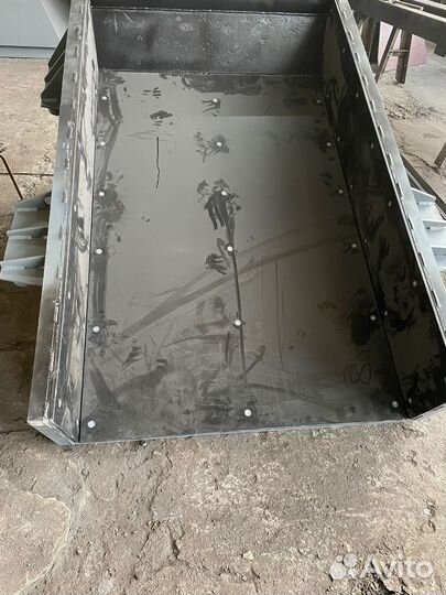 Питатель вибрационный лотковый