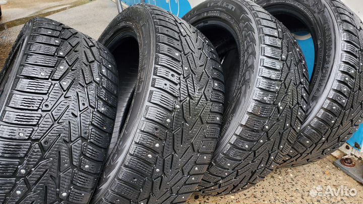 Nokian Tyres Hakkapeliitta 7 215/55 R17 98T