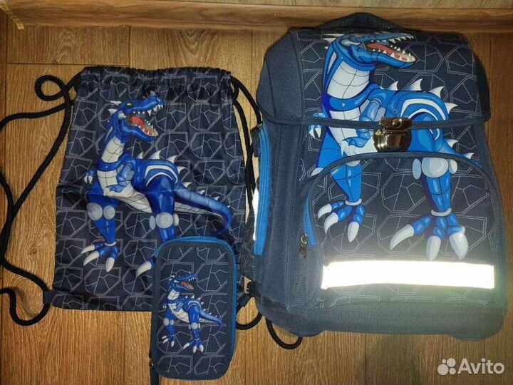 Ранец школьный для мальчика с пеналом и мешком