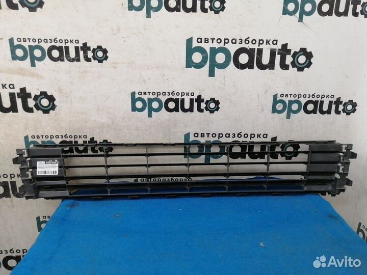 Решетка переднего бампера 6RU853677C Volkswagen