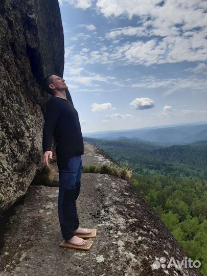 Стояние / лежание на гвоздях (доска Садху)