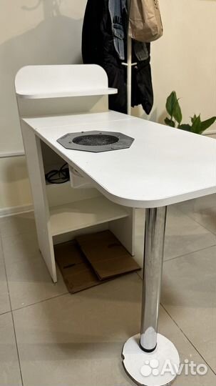 Маникюрный стол складной