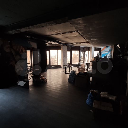 Помещение с летней верандой свободного назначения