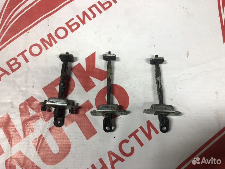 Ограничитель двери для Хундай Тусан 1