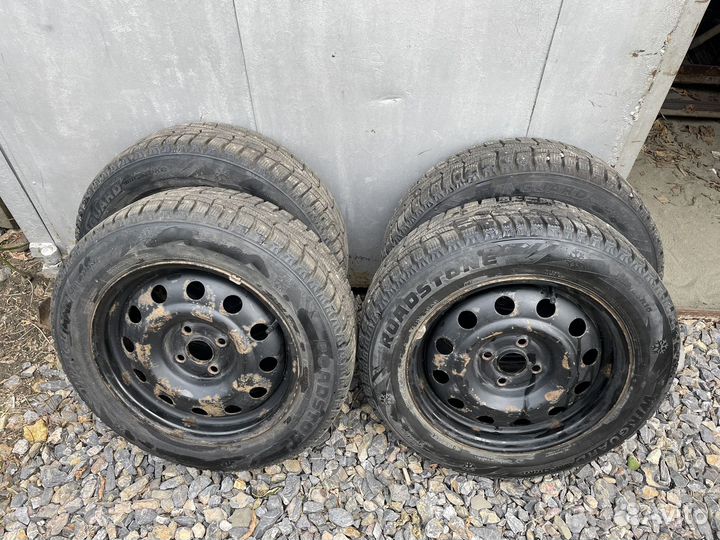 Колеса зимние 185/65 r15 Roadstone (корея)