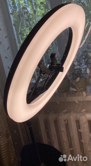 Светодиодная кольцевая лампа со штативом D52 см