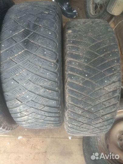 Goodyear Ultragrip Ice Arctic 215/60 R16