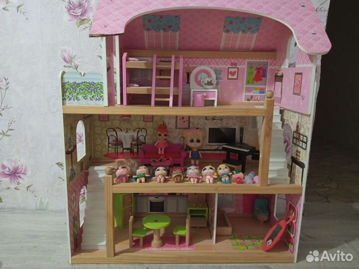 Домик кукольный с куклами