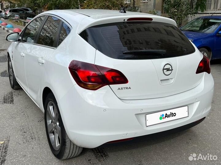 Opel Astra 1.6 AT, 2011, 110 541 км