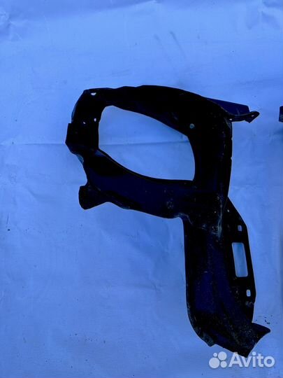 Mercedes ML W164 кронштейн фары