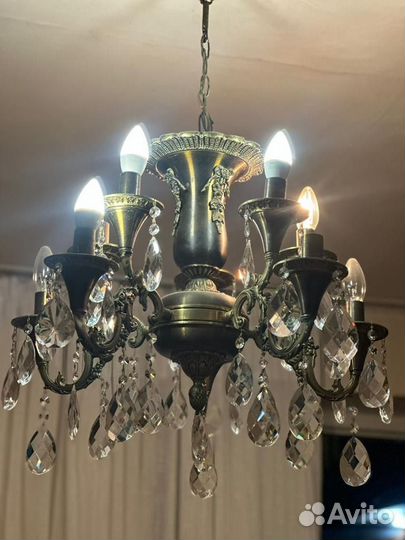 Люстра и зеркало