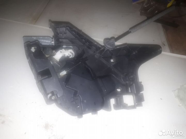 Замок двери левой правой Volvo XC70 S80 II