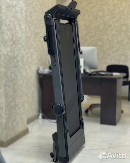 Скромная дорожка, постоит в углу вертикально немец