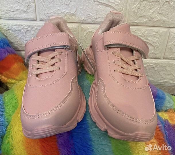 Кроссовки детские новые