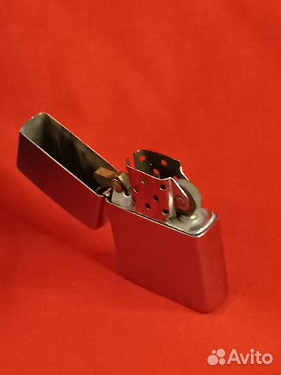 Зажигалка бензиновая zippo