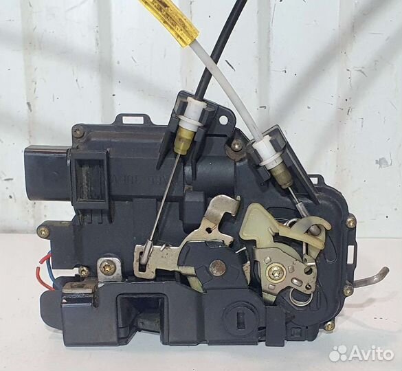 Замок двери правой задн. Audi A6 C5, A6 C5 Allroad