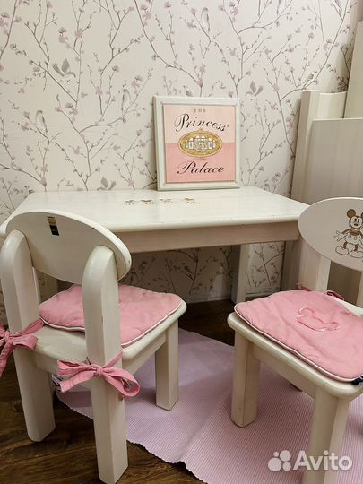 Детский столик и стульчики + мебель для детской