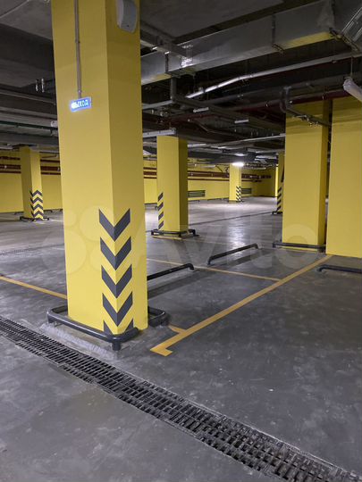 Машиноместо, 13 м²