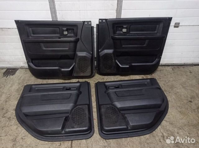 Dodge RAM обшивки дверей комплект 2013-2019