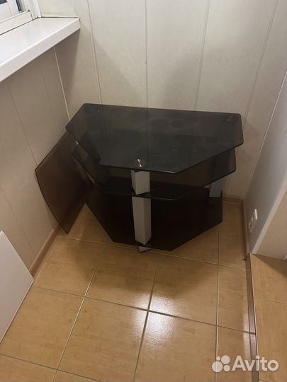 Стеклянная тумба под тв