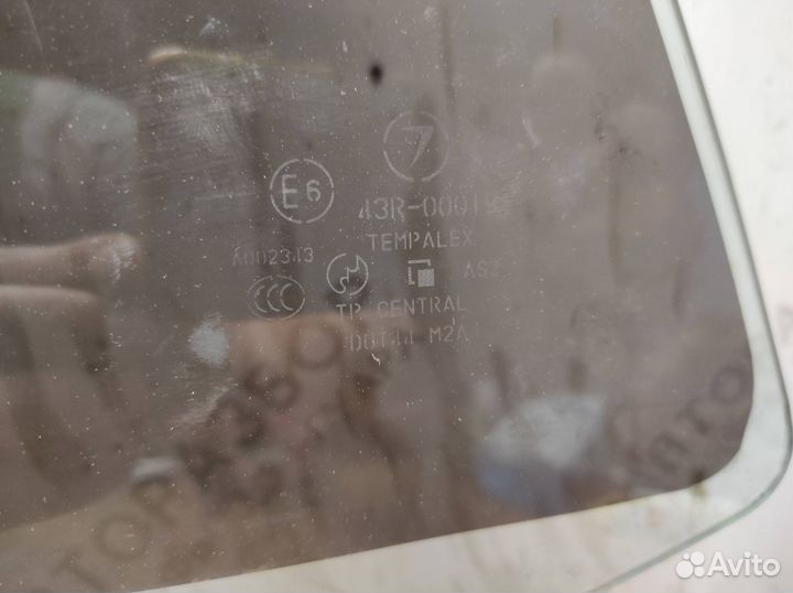 Стекло двери задней левой Subaru Legacy B13 (BL)