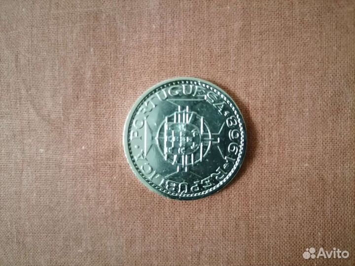 Монета Португальское Макао 1 патага 1975 год UNC