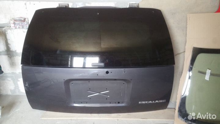 Дверь задняя Cadillac Escalade 3