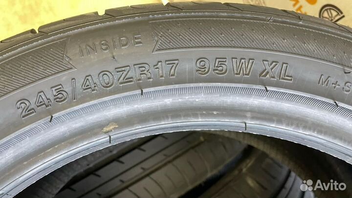 Roadmarch Prime UHP 08 245/40 R17 95W