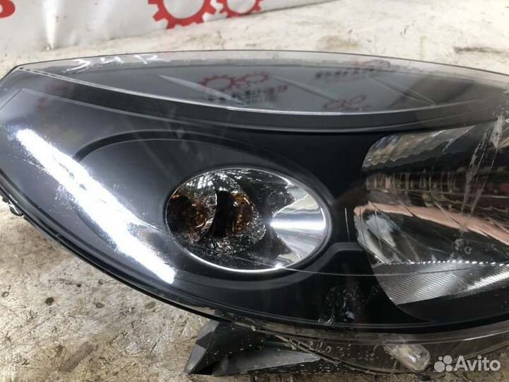 Фара передняя правая Renault Sandero хетчбек 1390