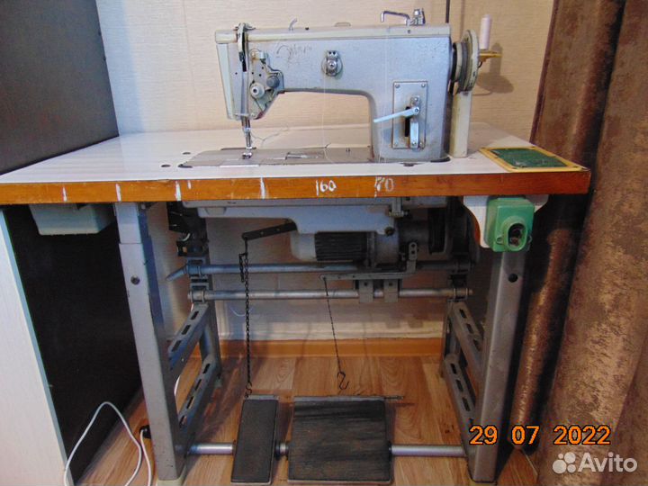 Продам швейную машинку 862 класса