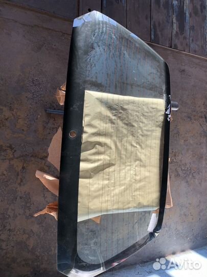 Заднее стекло mitsubishi space wagon 98-05 год