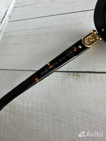 Солнцезащитные очки Tiffany & CO TF4201