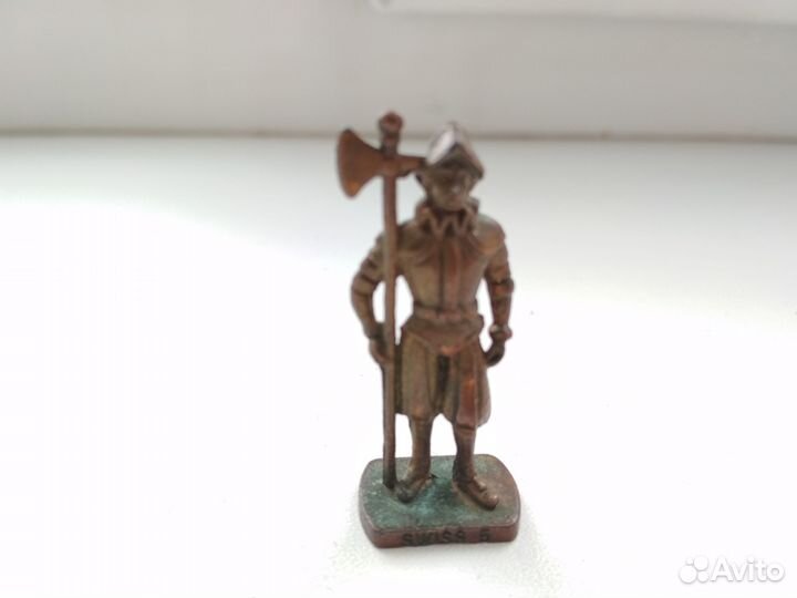 Фигурки солдатиков