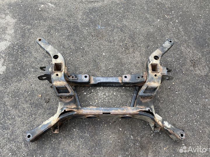 Задний подрамник Opel Antara