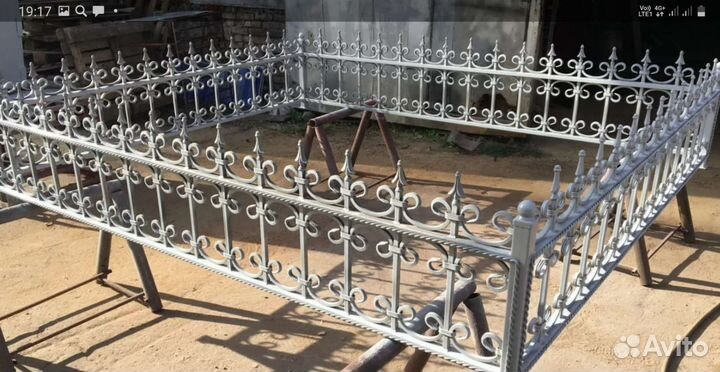 Оградки на кладбище