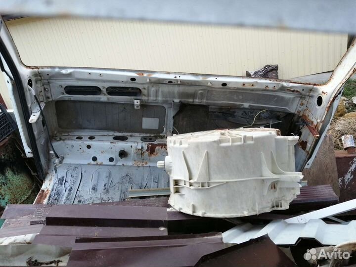 Кабина Nissan Atlas в разборе