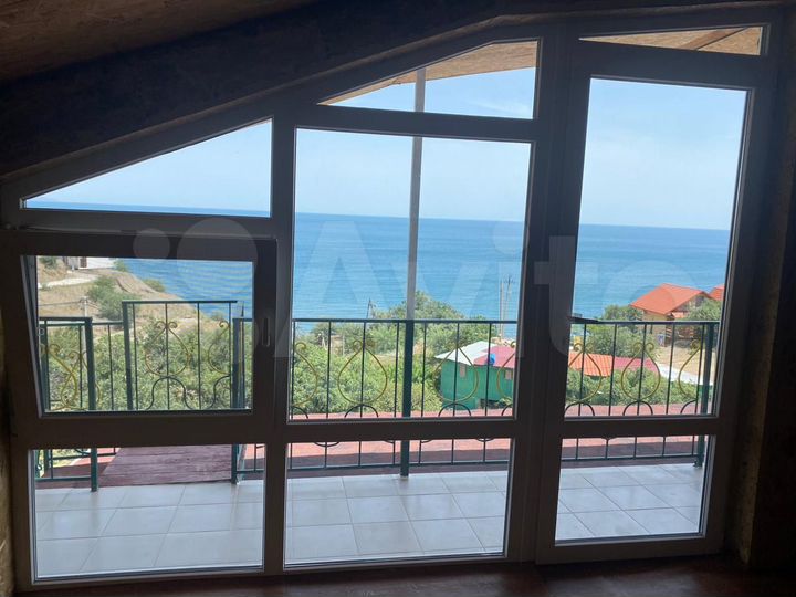 Дом 206 м² на участке 3,6 сот.