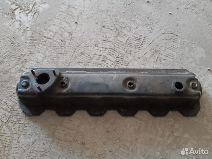 Клапанная крышка volkswagen каравела 2.5л.1994