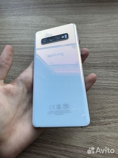 Телефон samsung galaxy s10