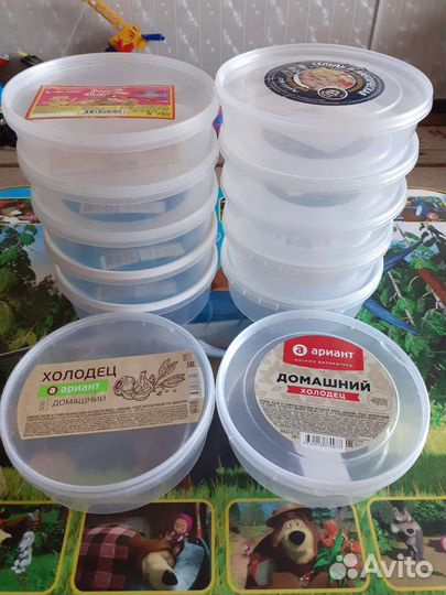 Пластиковые контейнеры, все в наличии