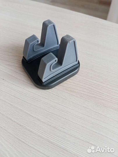 Держатель для телефона в машину