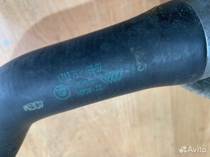 Нижний патрубок радиатора n46 Bmw e90