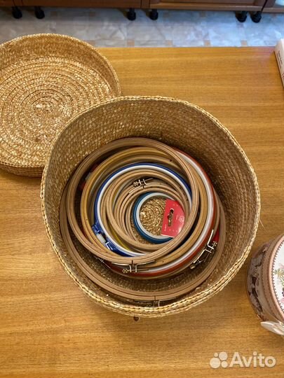 Корзина и коробка