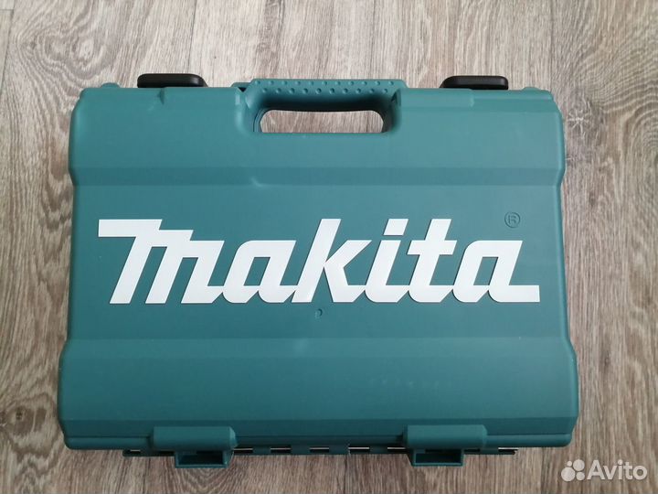 Шуруповерт makita