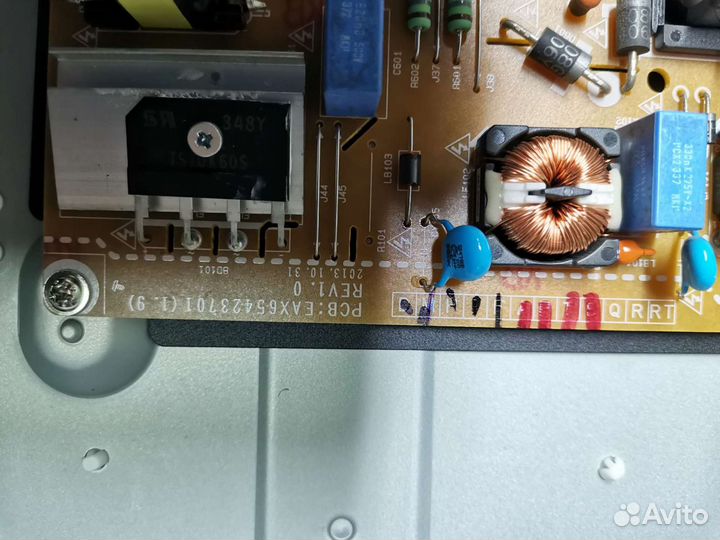 Телевизор LG 39LB650V на запчасти